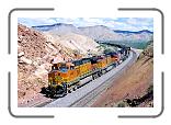 BNSF 4419 West approaching Hackberry AZ on September 12, 2006 * 800 x 532 * (290KB)